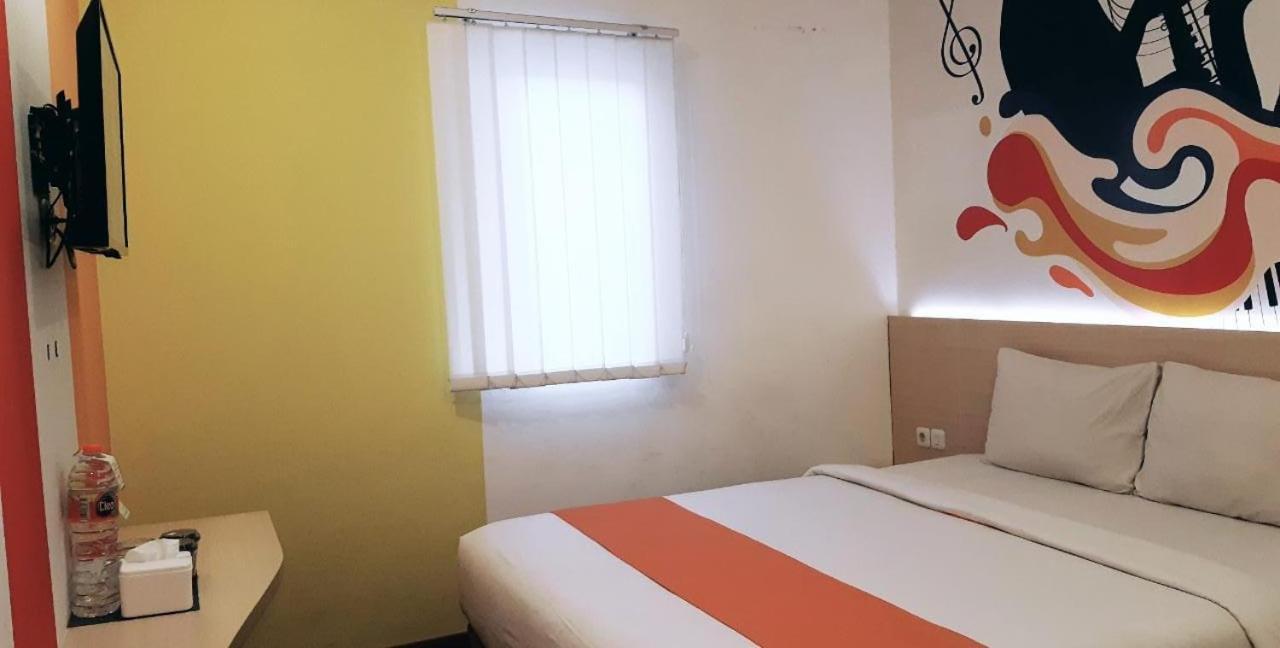 Green Red Hotel Syariah Jombang Ngoại thất bức ảnh