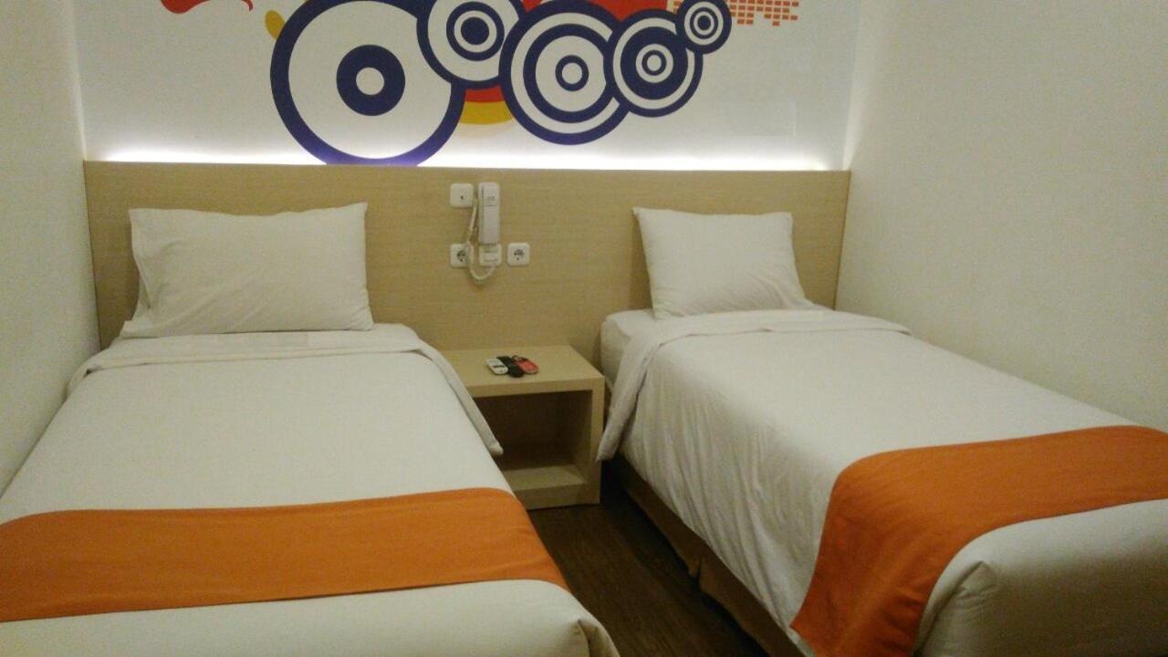 Green Red Hotel Syariah Jombang Ngoại thất bức ảnh